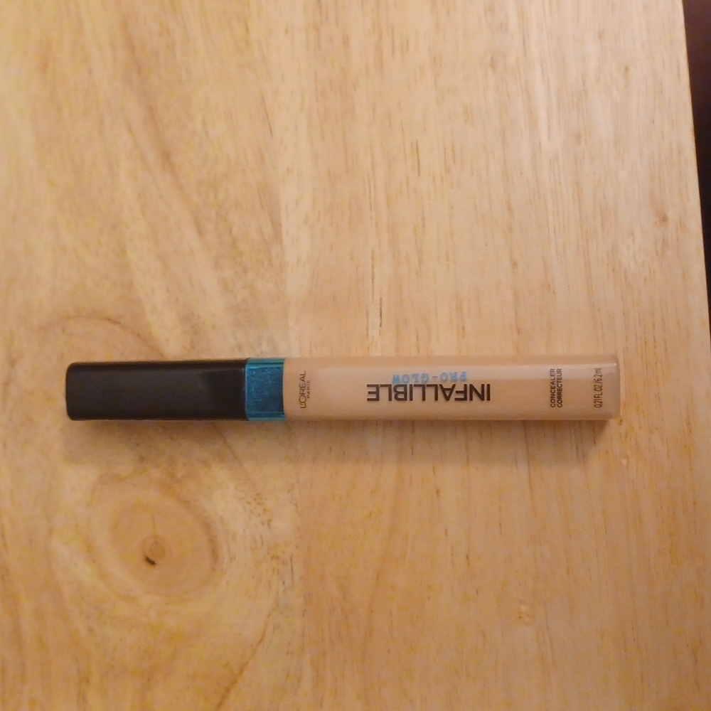 L'Oreal Infallible Pro-Glow Concealer Brand New #01 Classic Ivory